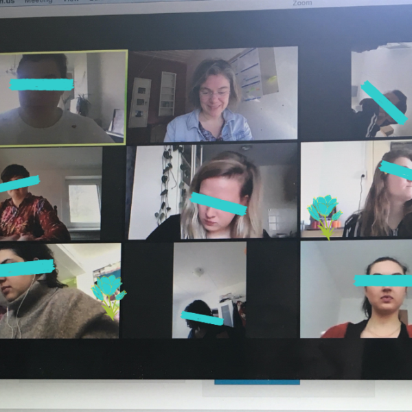 Zoom meeting met studenten die aan het werk zijn